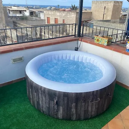 Apartment With Terraces And Private Jacuzzi - San Vito 400m From San Vito Lo Capo