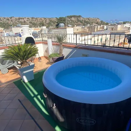 With Terraces And Private Jacuzzi - San Vito 400m From