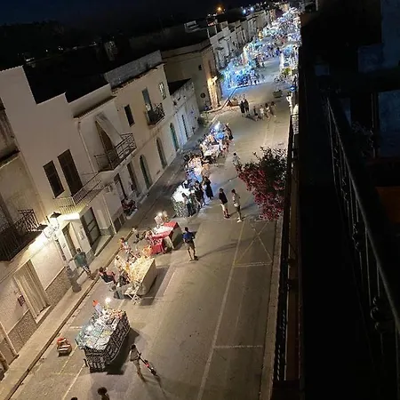 With Terraces And Private Jacuzzi - San Vito 400m From